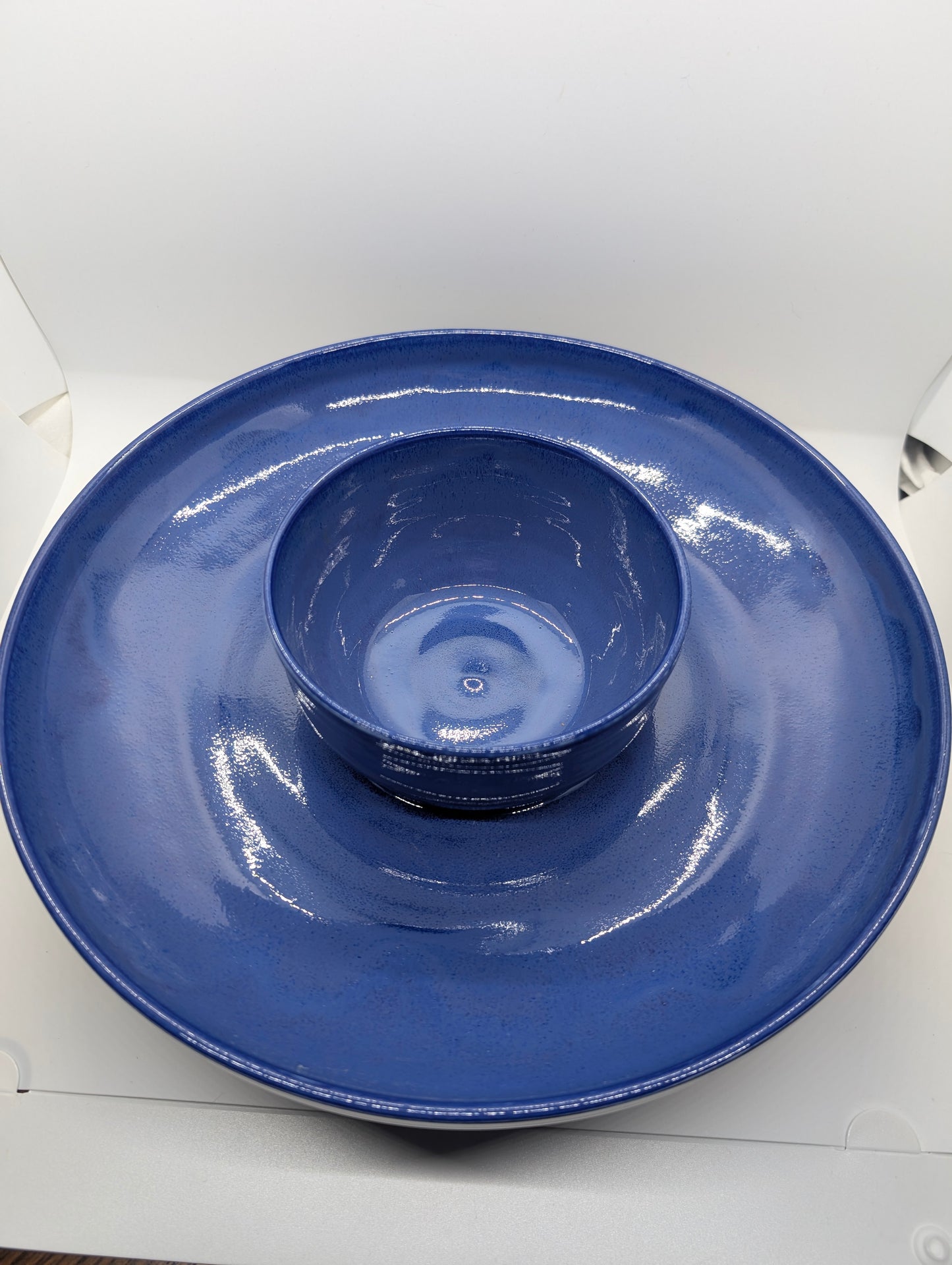 Turbulent blue chip & dip bowl