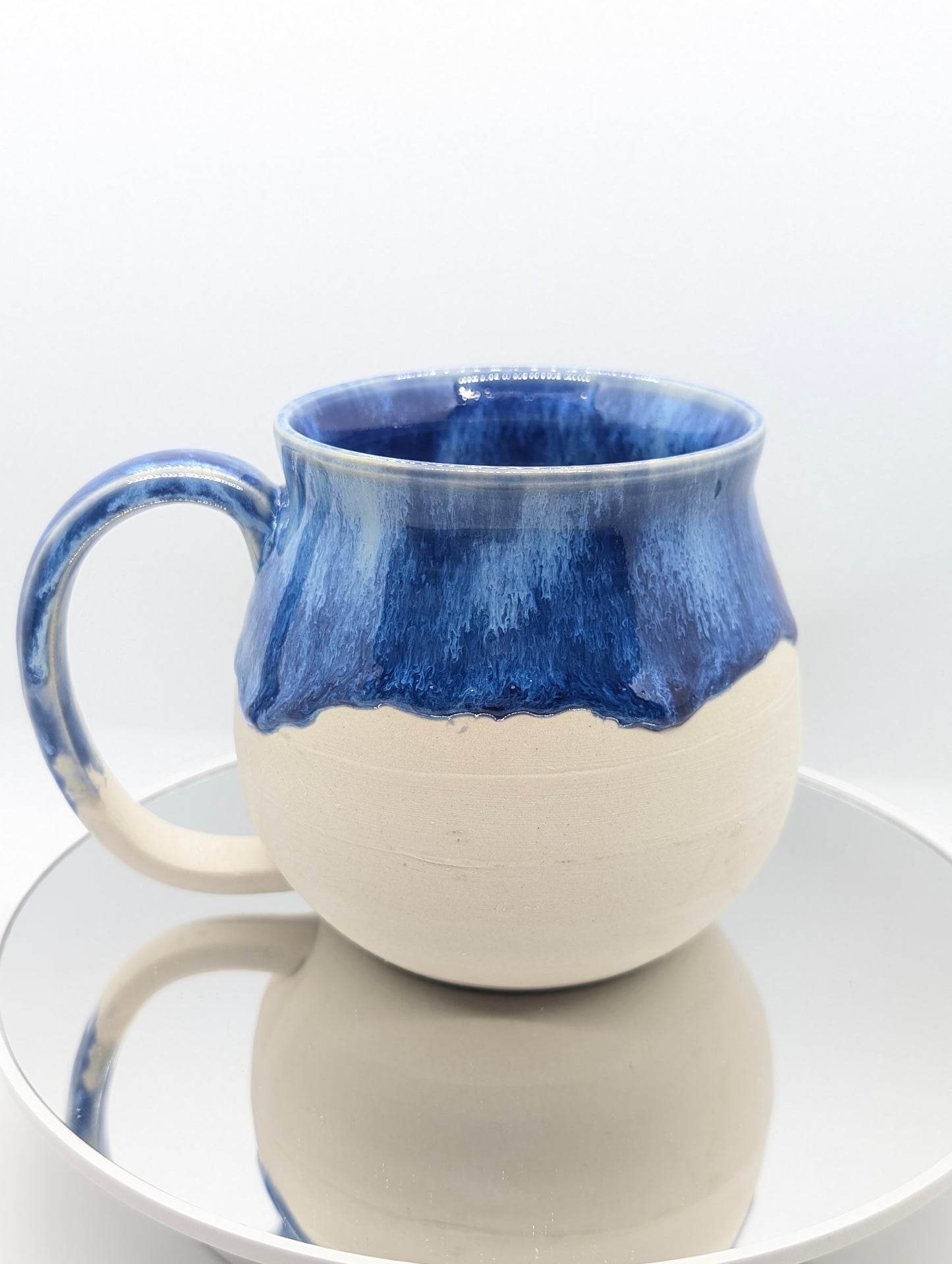 Rainy blue mug