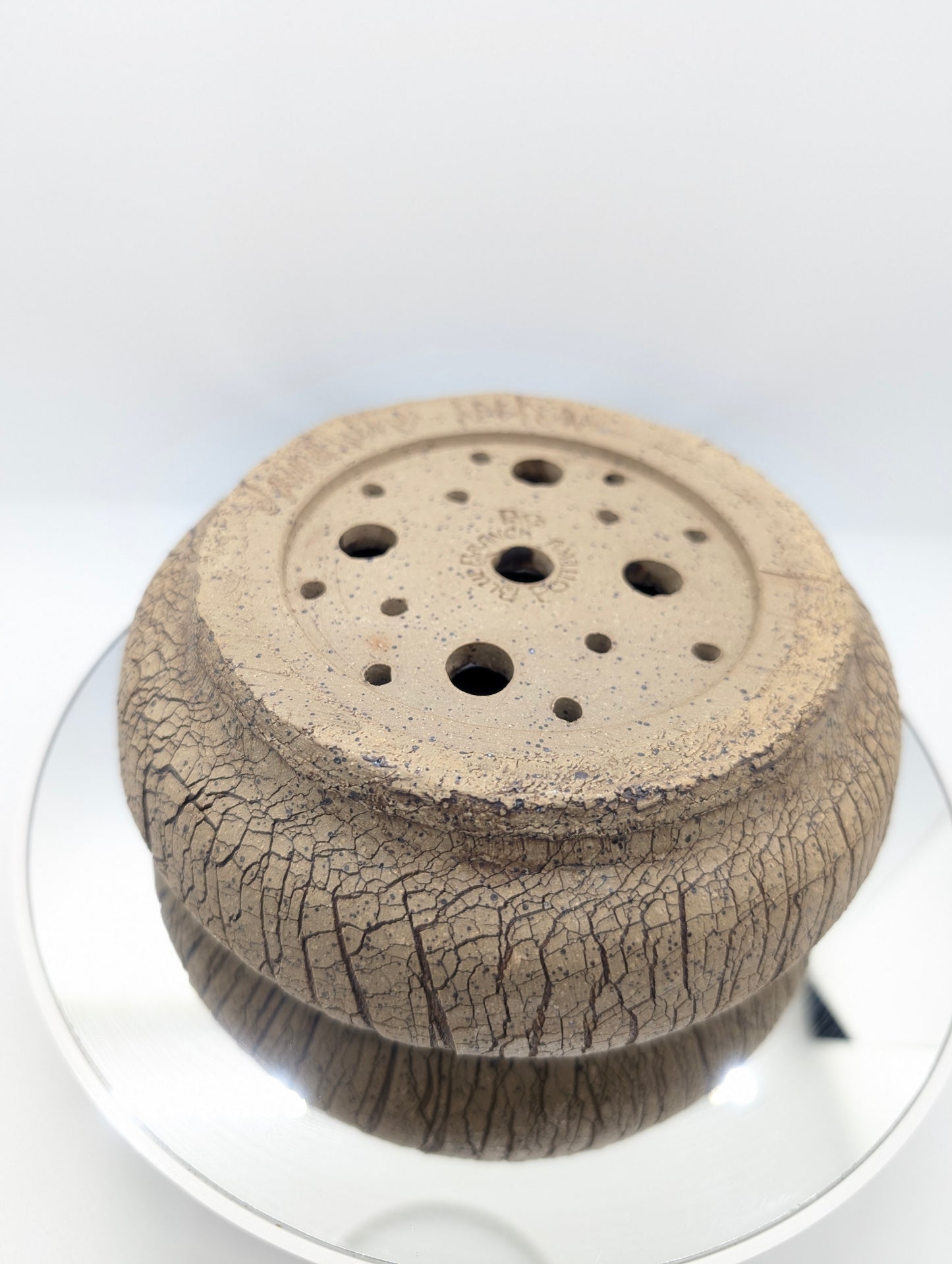 Round earthy planter