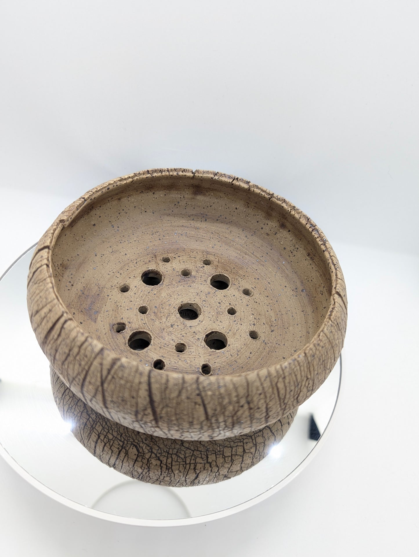 Round earthy planter