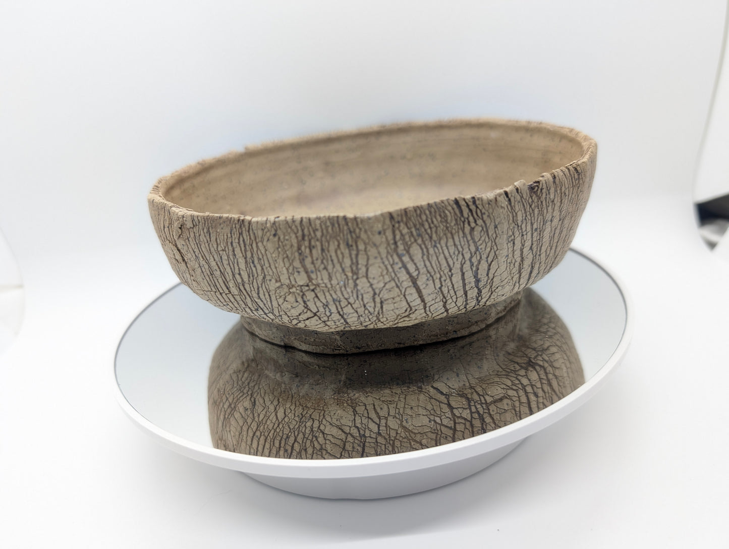 Rounded earthy faceted planter