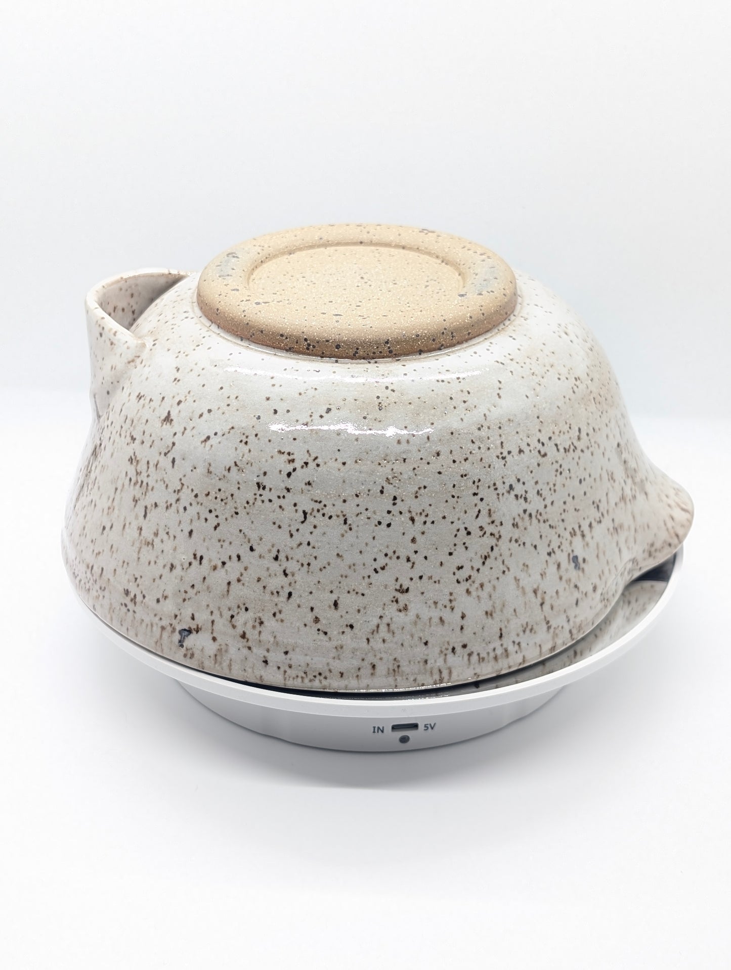 Speckled white mixing bowl with grip