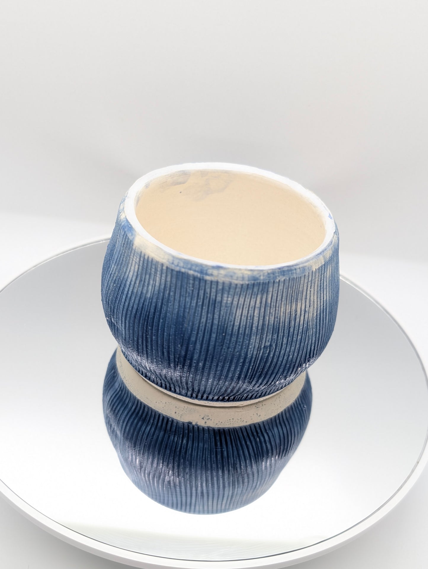Cobalt textured planter