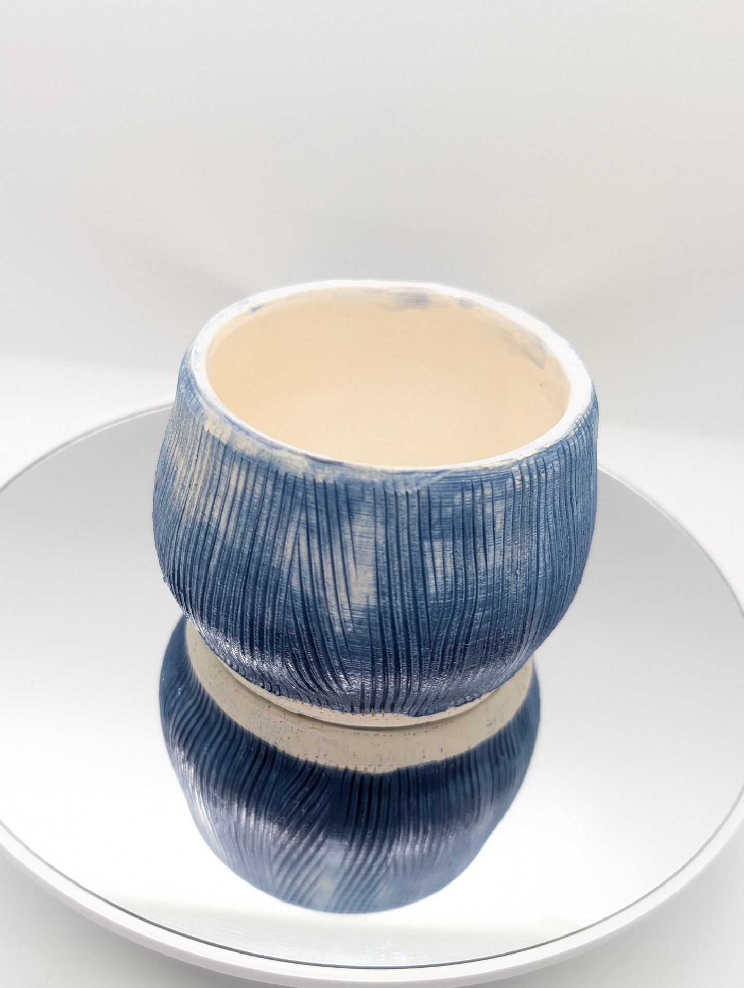 Cobalt textured planter